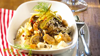Puten-Geschnetzeltes à la Stroganoff Rezept - Foto: LECKER @ Bauer Media Group