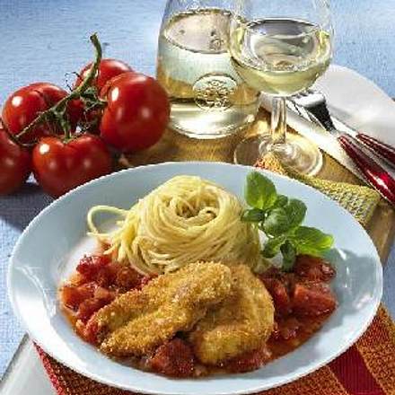 Puten-Piccata mit Salsa Verde und Tomaten-Rucolasalat á la Martin Baudrexel Rezept