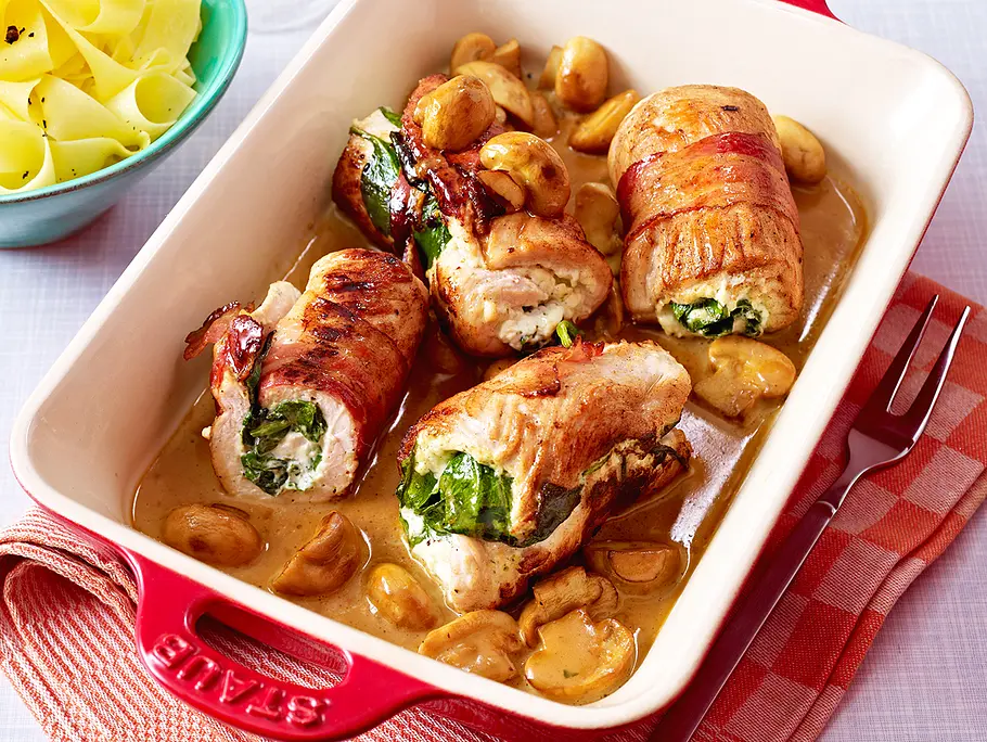 Puten-Rouladen mit Spinat-Frischkäse-Füllung Rezept Puten-Rouladen mit Spinat-Frischkäse-Füllung Rezept