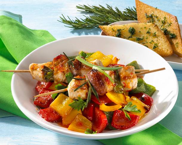 Puten-Schaschlik mit Paprikagemüse Rezept Puten-Schaschlik mit Paprikagemüse Rezept