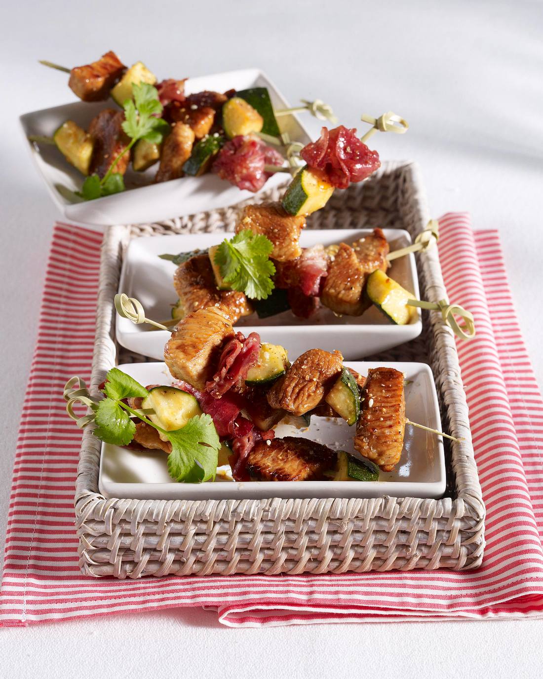 Puten-Schinken-Spieße Rezept | LECKER