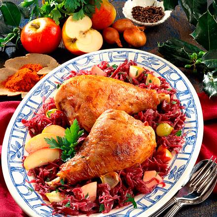 Puten-Unterkeulen mit Rotkohl Rezept Puten-Unterkeulen mit Rotkohl Rezept