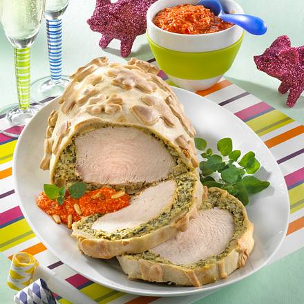 Putenbraten im Teigmantel mit ausgestochenen Glücksbringern Rezept Putenbraten im Teigmantel mit ausgestochenen Glücksbringern Rezept
