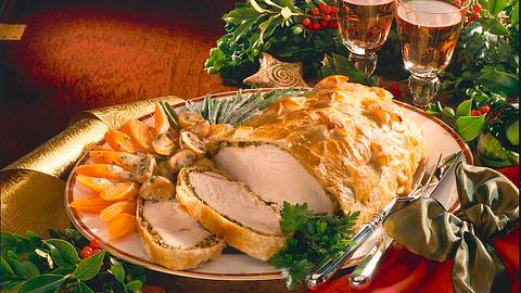Putenbraten in Blätterteig mit Sahne-Gemüse Rezept - Foto: Neckermann