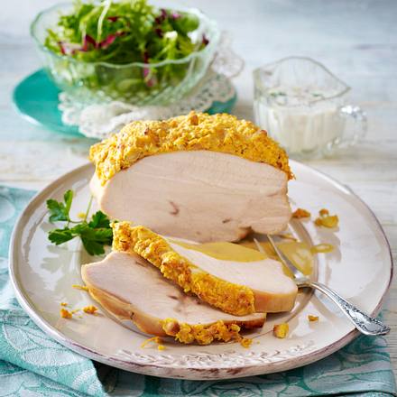 Putenbraten mit Macadamia-Möhrenkruste mit Currysoße Rezept Putenbraten mit Macadamia-Möhrenkruste mit Currysoße Rezept
