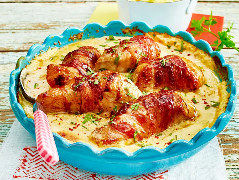Putenbrust im Speckmantel in Frischkäse-Soße zu Kartoffelpüree Rezept Putenbrust im Speckmantel in Frischkäse-Soße zu Kartoffelpüree Rezept