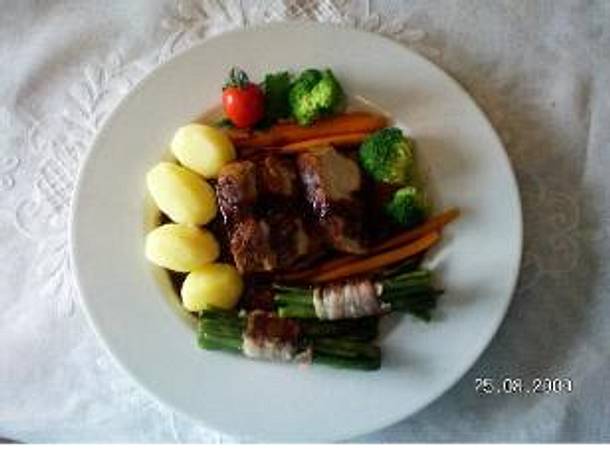 Putenbrust mit Böhnchen im Speckmantel Rezept