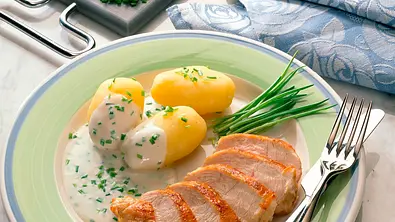 Putenbrust mit Käsesoße Rezept - Foto: LECKER @ Bauer Media Group