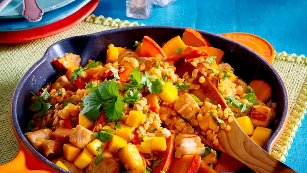 Putenbrust mit Mango, Kürbis und roten Linsen Rezept - Foto: LECKER @ Bauer Media Group Putenbrust mit Mango, Kürbis und roten Linsen Rezept - Foto: LECKER @ Bauer Media Group