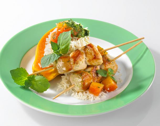 Putenbrust-Papaya-Reissalat mit Minzsoße Rezept