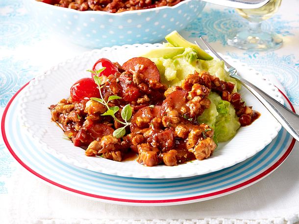 Putenchili zu Kartoffel-Avocado-Püree Rezept Putenchili zu Kartoffel-Avocado-Püree Rezept
