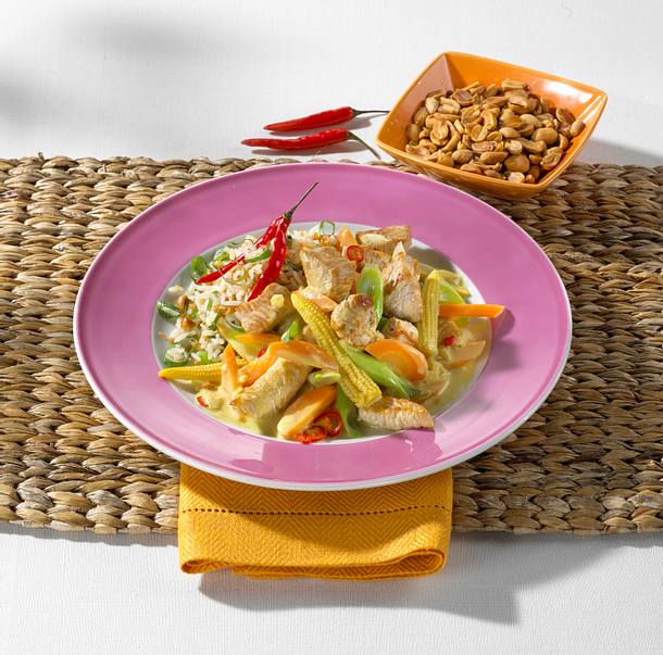 Putencurry mit Möhren-Maisgemüse dazu Erdnussreis Rezept Putencurry mit Möhren-Maisgemüse dazu Erdnussreis Rezept