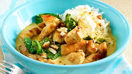 Putencurry mit Spinat und Cashewkernen Rezept - Foto: House of Food / Bauer Food Experts KG