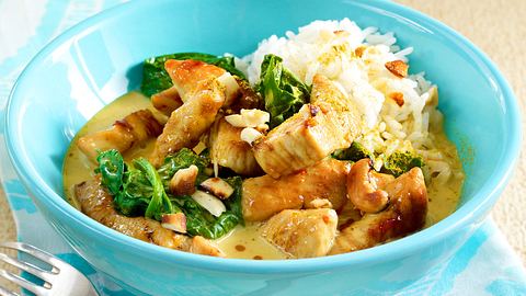 Putencurry mit Spinat und Cashewkernen Rezept - Foto: House of Food / Bauer Food Experts KG