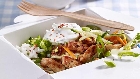 Putendöner auf Reis Rezept - Foto: House of Food / Bauer Food Experts KG