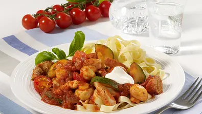 Putengeschnetzeltes in Tomatensoße Rezept - Foto: LECKER @ Bauer Media Group