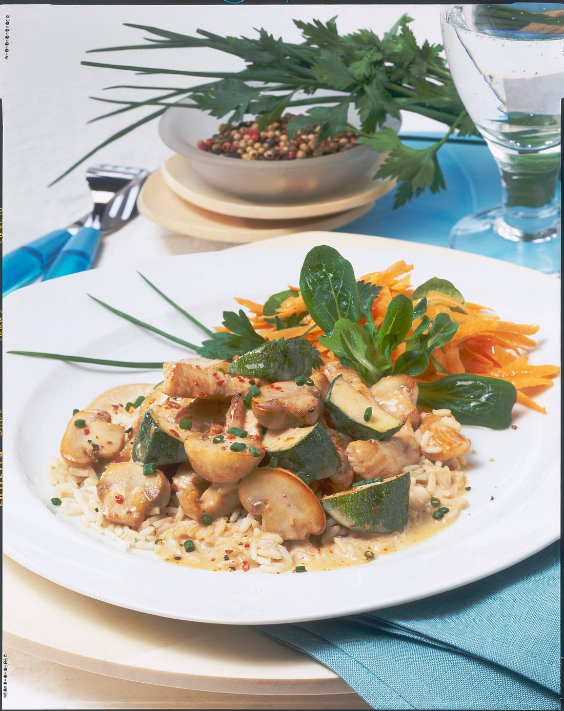 Putengeschnetzeltes, Reis und Möhrenrohkost (Diabetiker) Rezept | LECKER