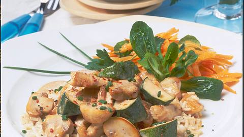 Putengeschnetzeltes, Reis und Möhrenrohkost (Diabetiker) Rezept - Foto: Scarlini