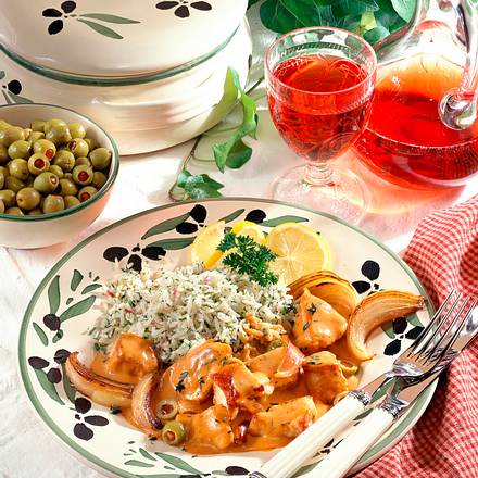 Putengulasch mit Kräuterreis Rezept Putengulasch mit Kräuterreis Rezept