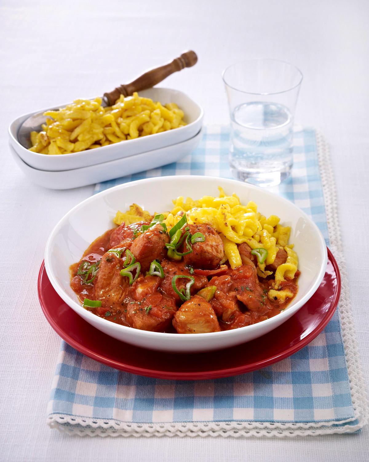 Putengulasch mit Spätzle Rezept