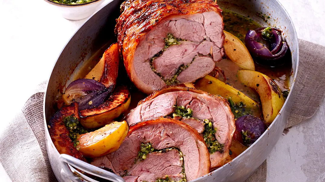 Putenkeule mit Feldsalatpesto und Quitten Rezept - Foto: LECKER @ Bauer Media Group