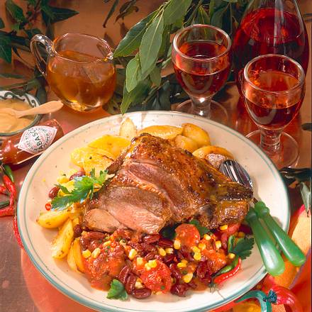 Putenkeule mit feurigem Gemüse Rezept Putenkeule mit feurigem Gemüse Rezept