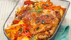 Putenkeule mit Kürbis-Tomatengemüse Rezept - Foto: LECKER @ Bauer Media Group
