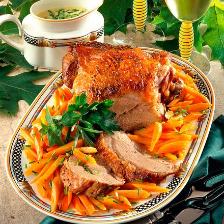 Putenkeule mit Möhren und Schnittlauchsoße Rezept Putenkeule mit Möhren und Schnittlauchsoße Rezept