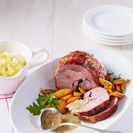 Putenkeule mit Zwiebelsoße und Kartoffelpüree Rezept Putenkeule mit Zwiebelsoße und Kartoffelpüree Rezept