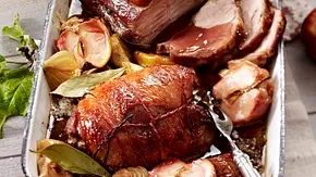 Putenkeule und Nackenbraten in Malzbiersoße Rezept - Foto: LECKER @ Bauer Media Group