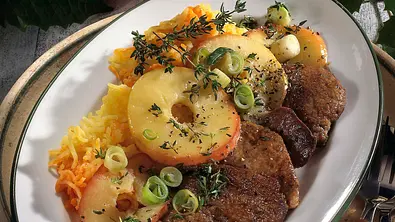 Putenleber mit Apfelscheiben Rezept - Foto: LECKER @ Bauer Media Group