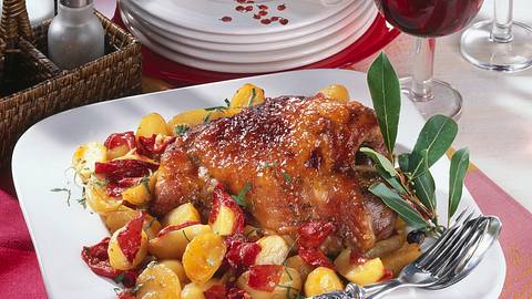 Putenoberkeule zu Paprika-Schmorkartoffeln Rezept - Foto: Först, Thomas