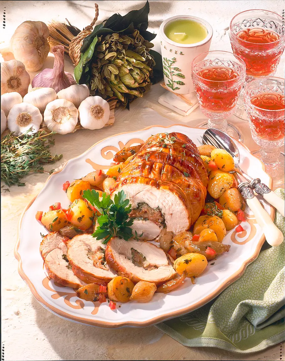 Putenrollbraten mit Kartoffel-Schalotten-Gemüse Rezept Putenrollbraten mit Kartoffel-Schalotten-Gemüse Rezept