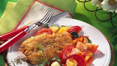 Putenschnitzel in Käsepanade Rezept - Foto: LECKER @ Bauer Media Group