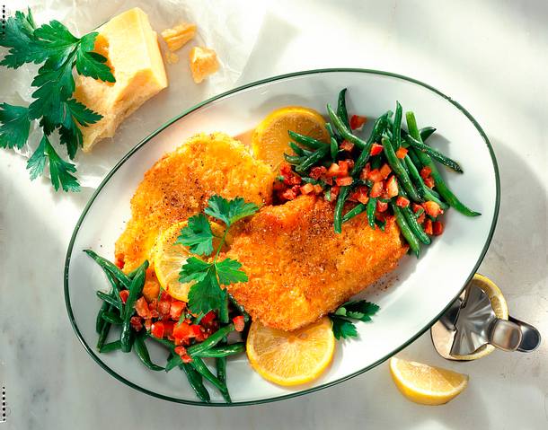 Putenschnitzel in Parmesanhülle Rezept