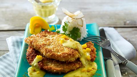 Putenschnitzel mit Kokospanade, Curry-Mango-Soße und Reis Rezept - Foto: House of Food / Bauer Food Experts KG