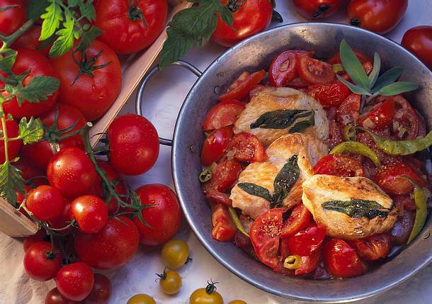 Putenschnitzel mit Tomatengemüse Rezept Putenschnitzel mit Tomatengemüse Rezept
