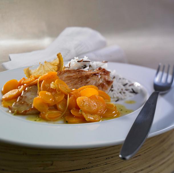 Putenschnitzel mit Zitronen-Möhrengemüse Rezept Putenschnitzel mit Zitronen-Möhrengemüse Rezept