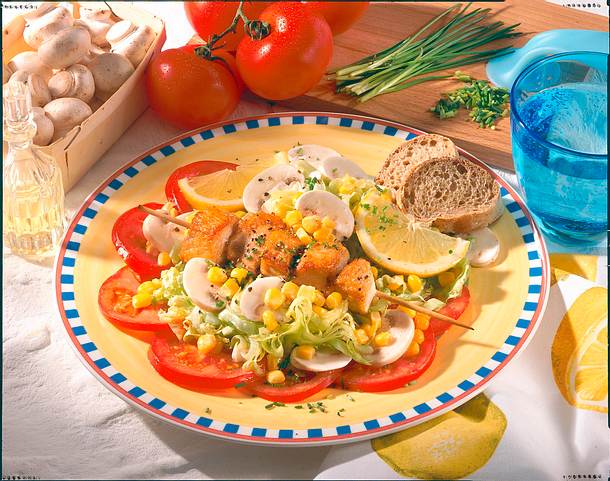 Putenspieß auf Salat Rezept Putenspieß auf Salat Rezept