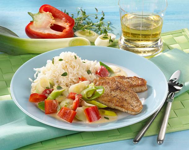Putensteak mit Porree-Paprika-Gemüse Rezept Putensteak mit Porree-Paprika-Gemüse Rezept