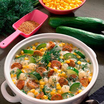 Putenwurstgulasch mit Gurken Rezept