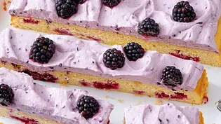 Quark-Brombeeren-Kuchen Rezept - Foto: LECKER @ Bauer Media Group Quark-Brombeeren-Kuchen Rezept - Foto: LECKER @ Bauer Media Group