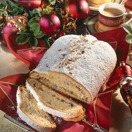 Quark-Mandel-Stollen Rezept Quark-Mandel-Stollen Rezept