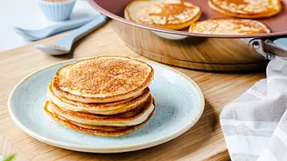 Quark-Pfannkuchen Rezept - Foto: ShowHeroes für LECKER @ Bauer Media Group Quark-Pfannkuchen Rezept - Foto: ShowHeroes für LECKER @ Bauer Media Group
