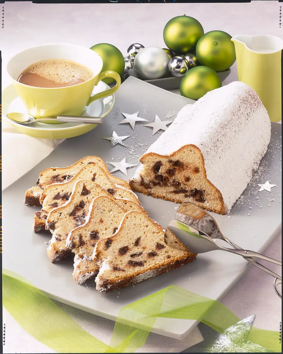 Quark-Stollen mit Schoko-Tröpfchen Rezept Quark-Stollen mit Schoko-Tröpfchen Rezept