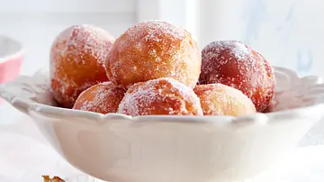 Quarkbällchen aus dem Airfryer - Foto: LECKER @ Bauer Media Group Quarkbällchen aus dem Airfryer - Foto: LECKER @ Bauer Media Group