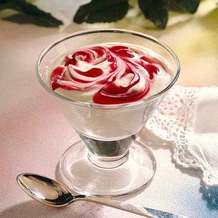 Quarkcreme mit Kirschsoße Rezept Quarkcreme mit Kirschsoße Rezept
