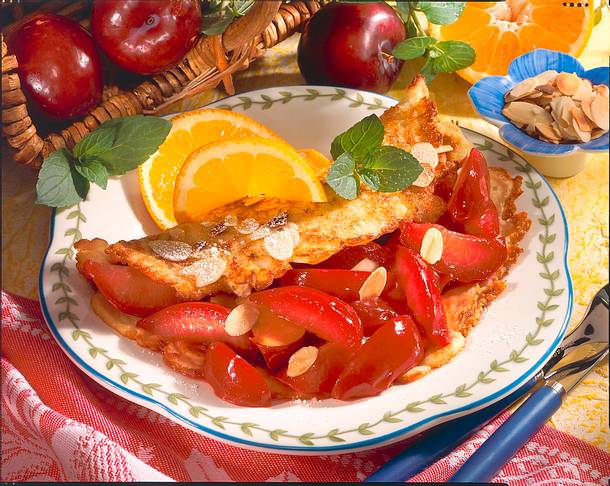 Quarkpfannkuchen mit Pflaumen Rezept Quarkpfannkuchen mit Pflaumen Rezept