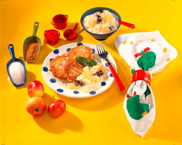 Quarkplinsen mit Apfelkompott Rezept Quarkplinsen mit Apfelkompott Rezept