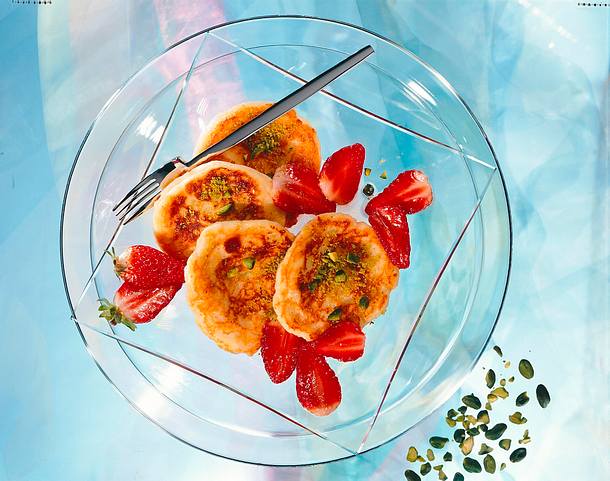 Quarkplinsen mit Erdbeeren Rezept Quarkplinsen mit Erdbeeren Rezept